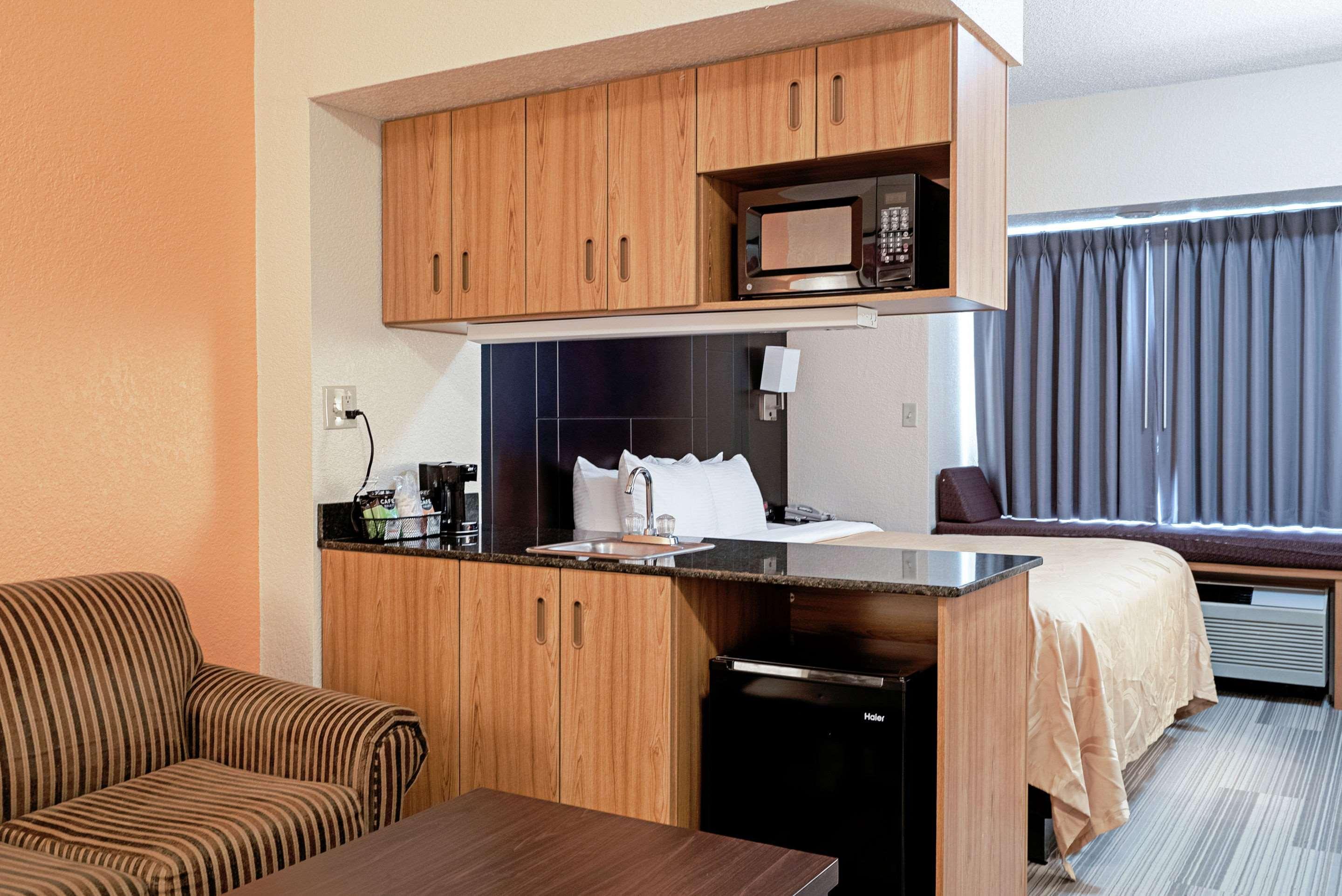 Quality Inn & Suites Robbinsville Kültér fotó