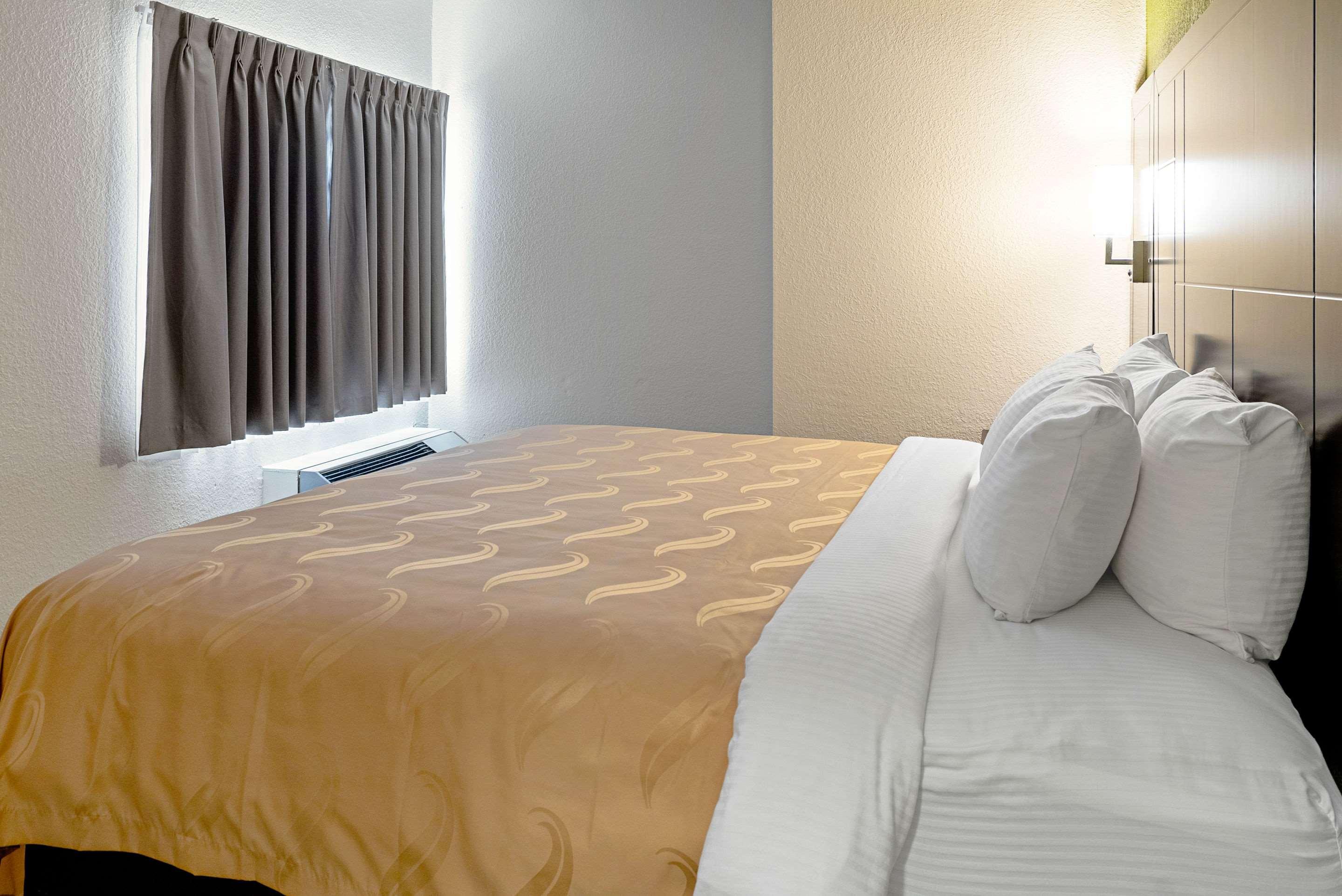 Quality Inn & Suites Robbinsville Kültér fotó