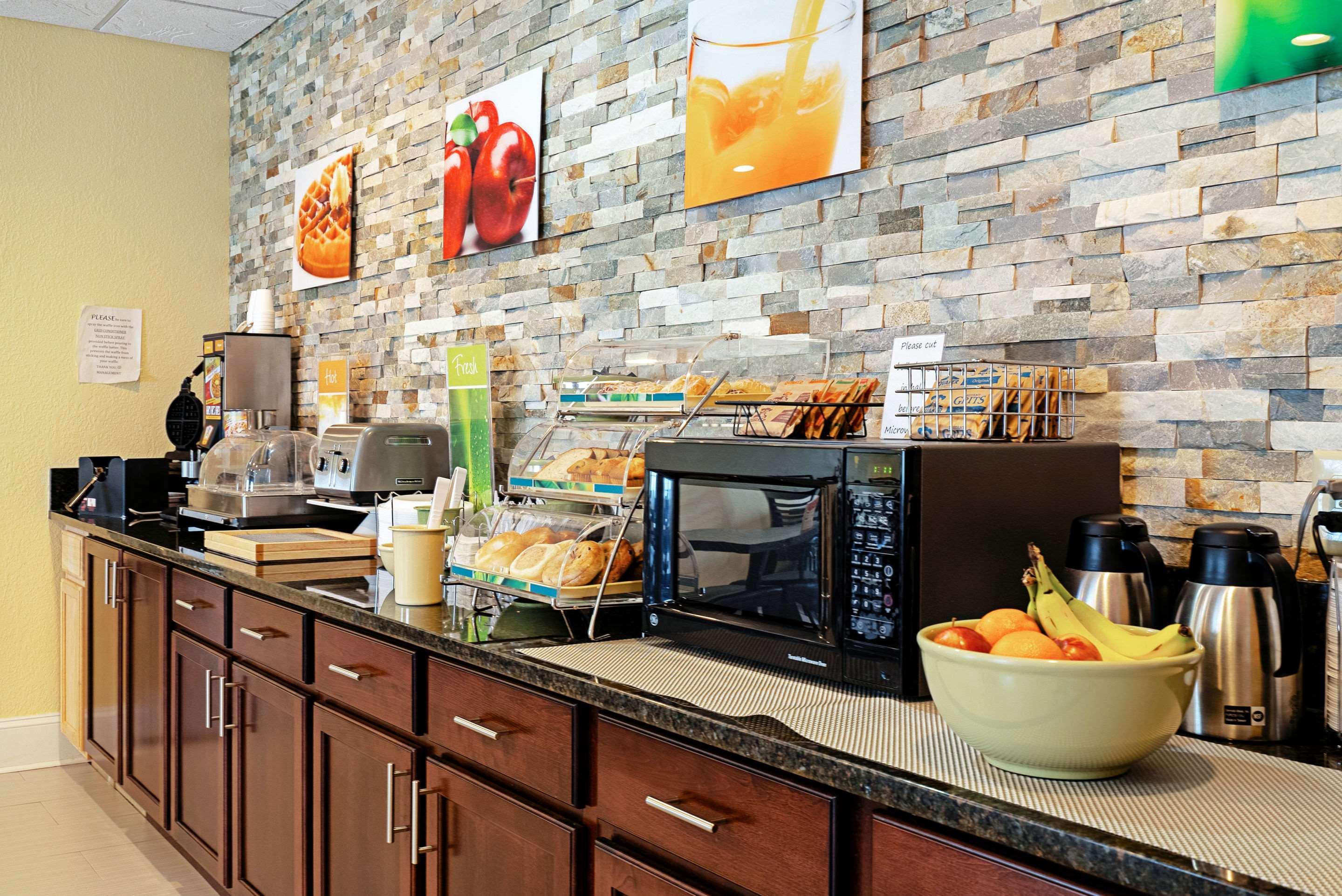 Quality Inn & Suites Robbinsville Kültér fotó