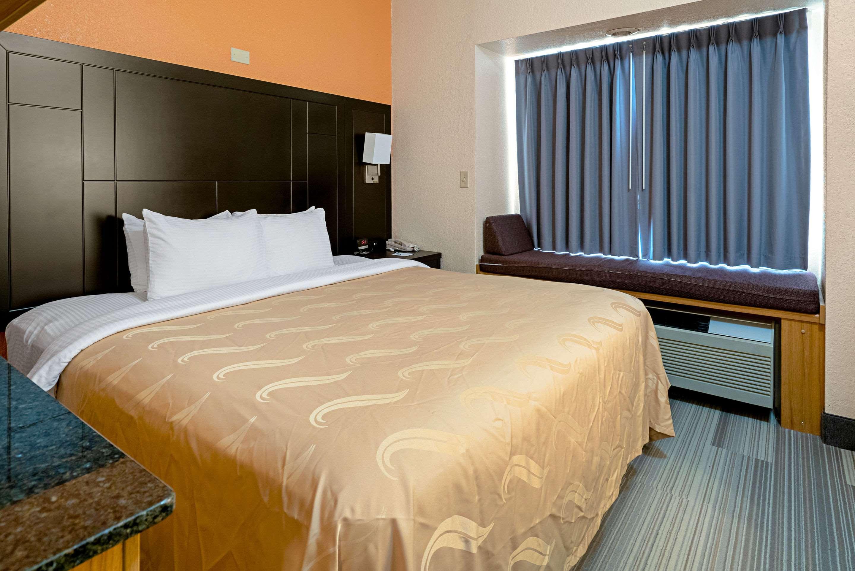Quality Inn & Suites Robbinsville Kültér fotó