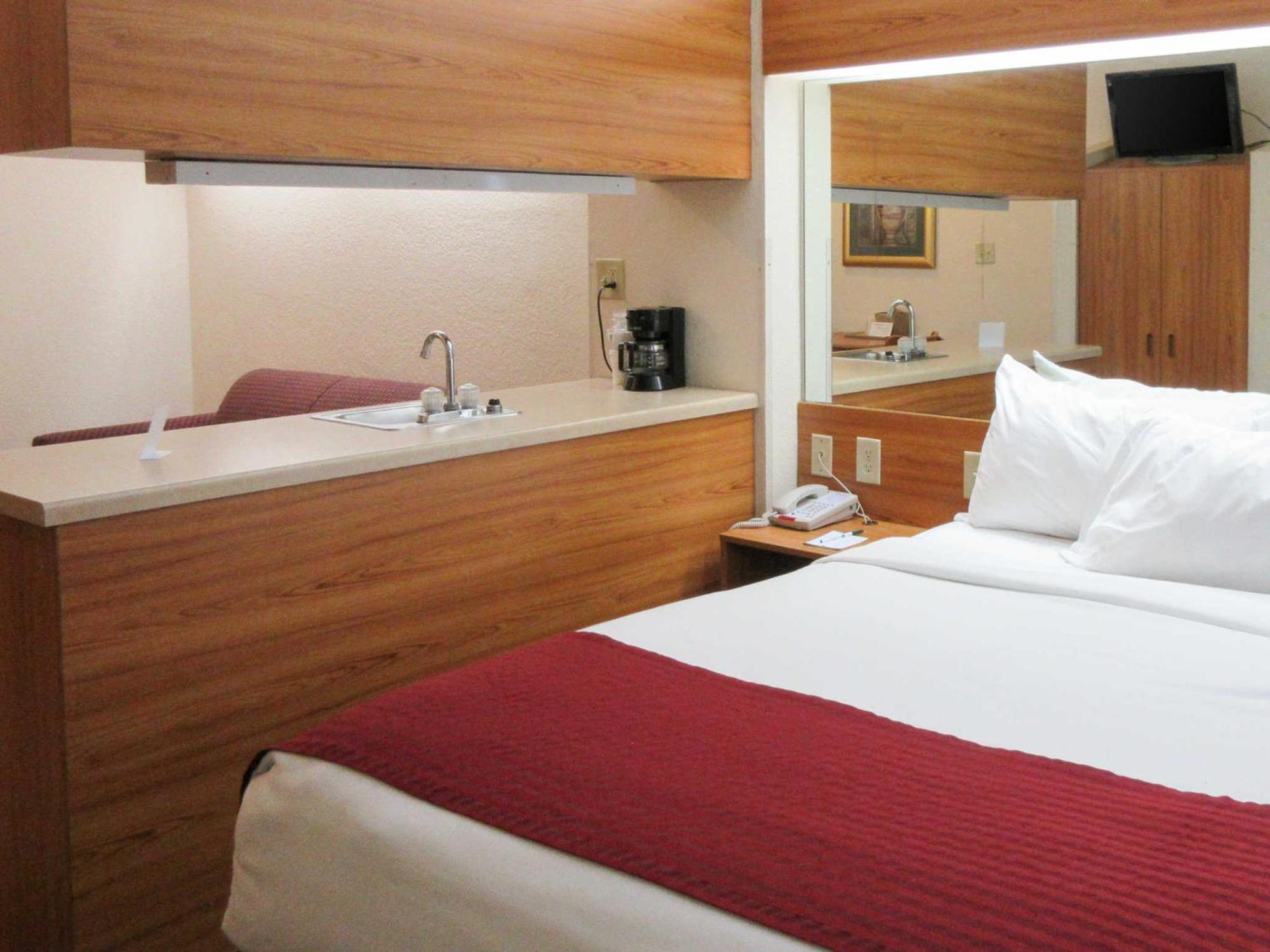 Quality Inn & Suites Robbinsville Kültér fotó